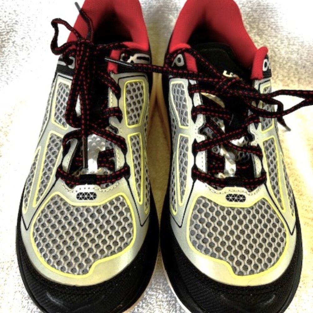 Hoka Clifton One9 Habanero/Black sneakers Men's Size 6-1/2 Women's Size 7-1/2